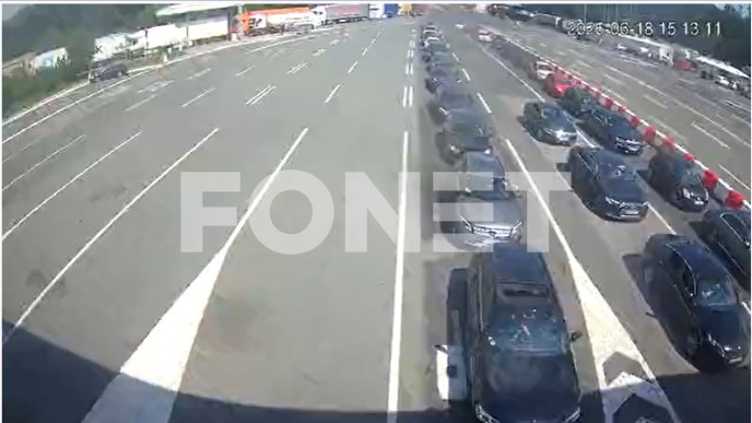 Kamioni čekaju do tri sata